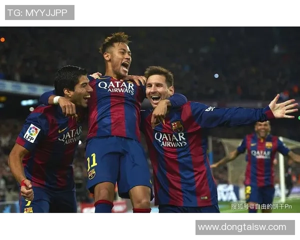 西装革履的足球巨星们赛场之外的魅力与风度展现